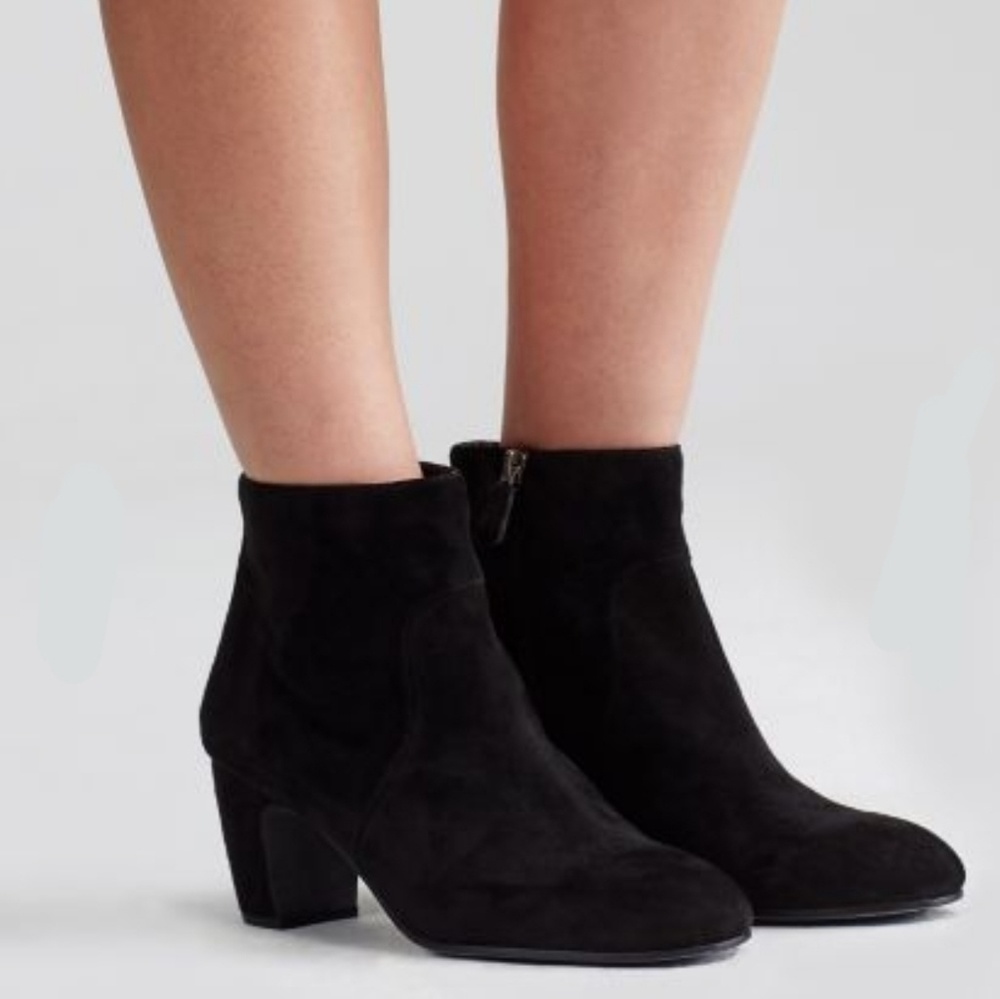 Elegant Chic Eileen Fisher Booties - Picture 8 of 8